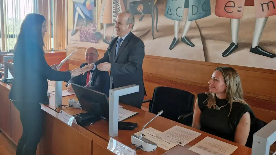 Recogida de Premios EmprendeUned 2023 por Guadalupe del Pozo - Proyecto Veyve
